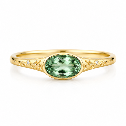 Anel de noivado em prata de lei com banho de ouro amarelo e safira verde oval de 2 quilates, com design horizontal.