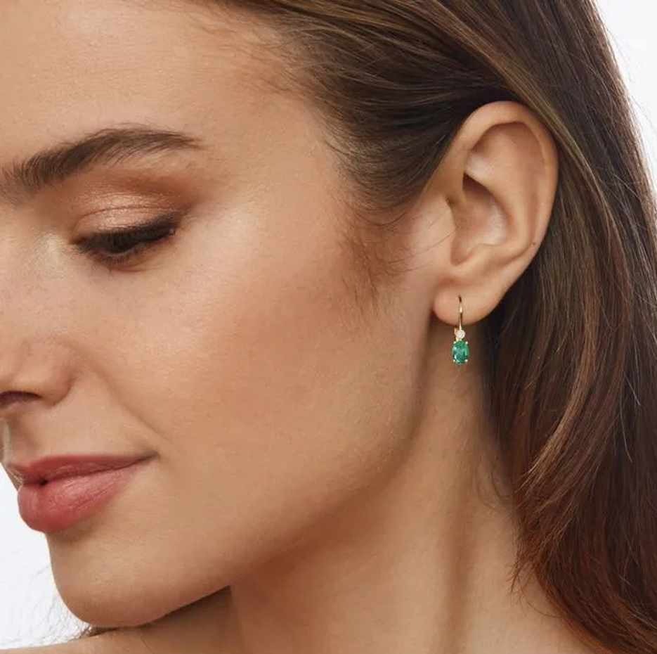 Brincos de diamante esmeralda com lapidação oval em ouro branco de 10 quilates de 1,04 ct.T.W.-2
