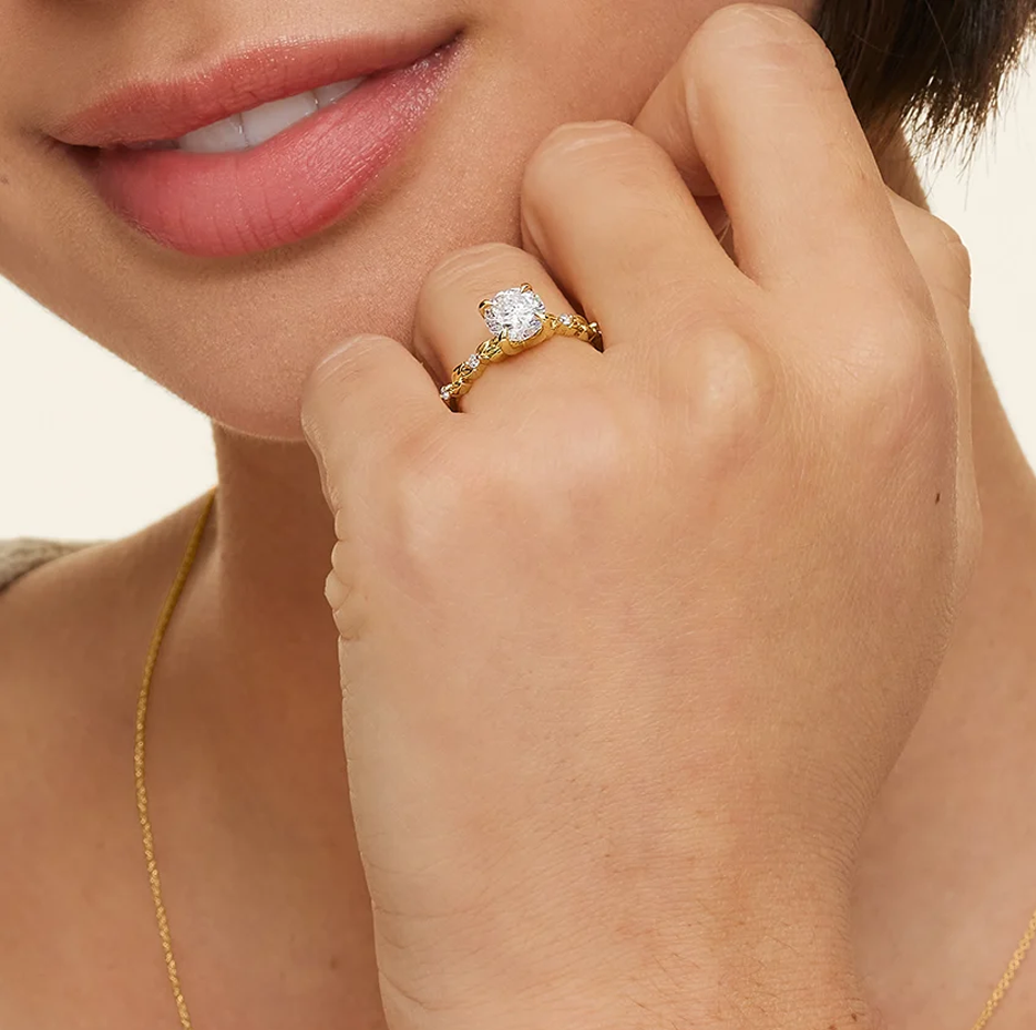 Anillo de compromiso de oro blanco de 10 quilates con diamantes de talla ovalada, creados en laboratorio, de 0,55 a 3,05 quilates de peso total, con certificación IGI.-2