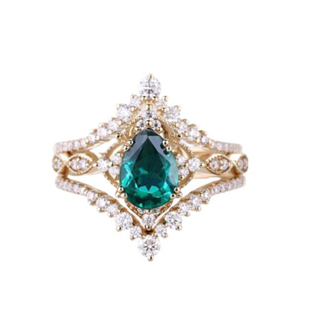 10K Gold 1.5CT Pear Shaped Emerald Crown Engagement Ring Set with Moissanite-1