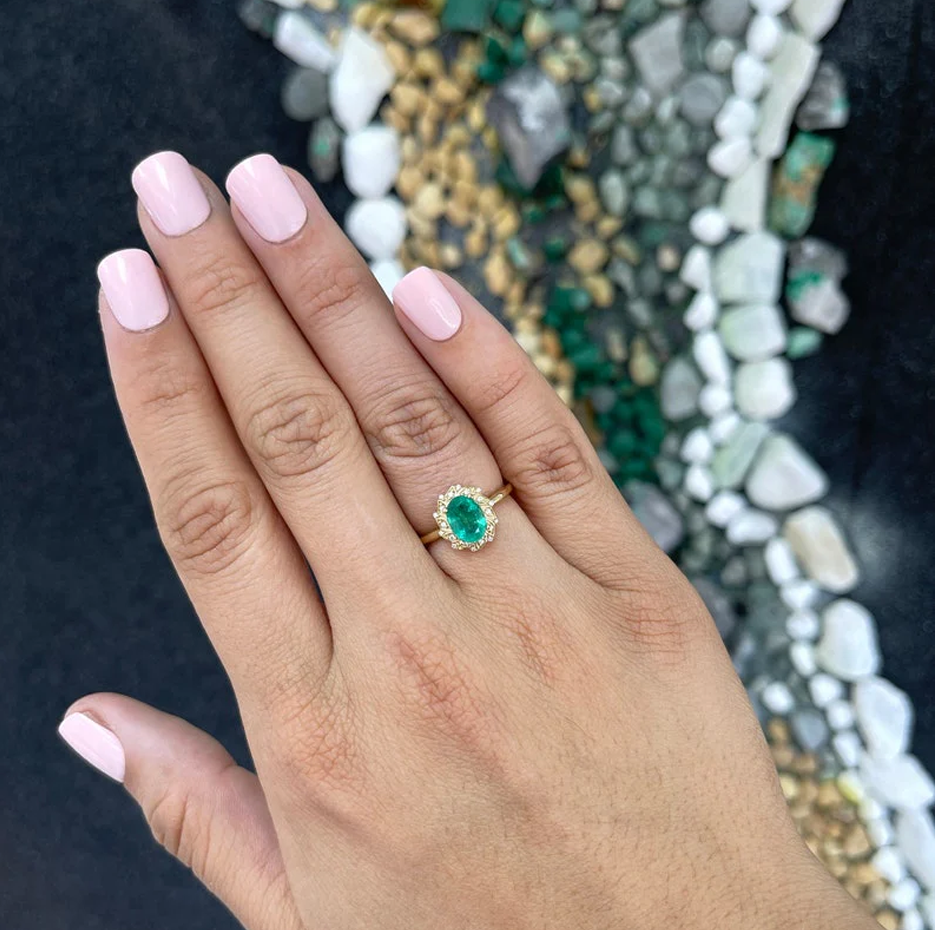 10K Gold 1.6 CT.T.W. Oval Cut Natrual Emerald & Diamond Floral Inspired Halo Engagement Band H Color VS Clarity-2