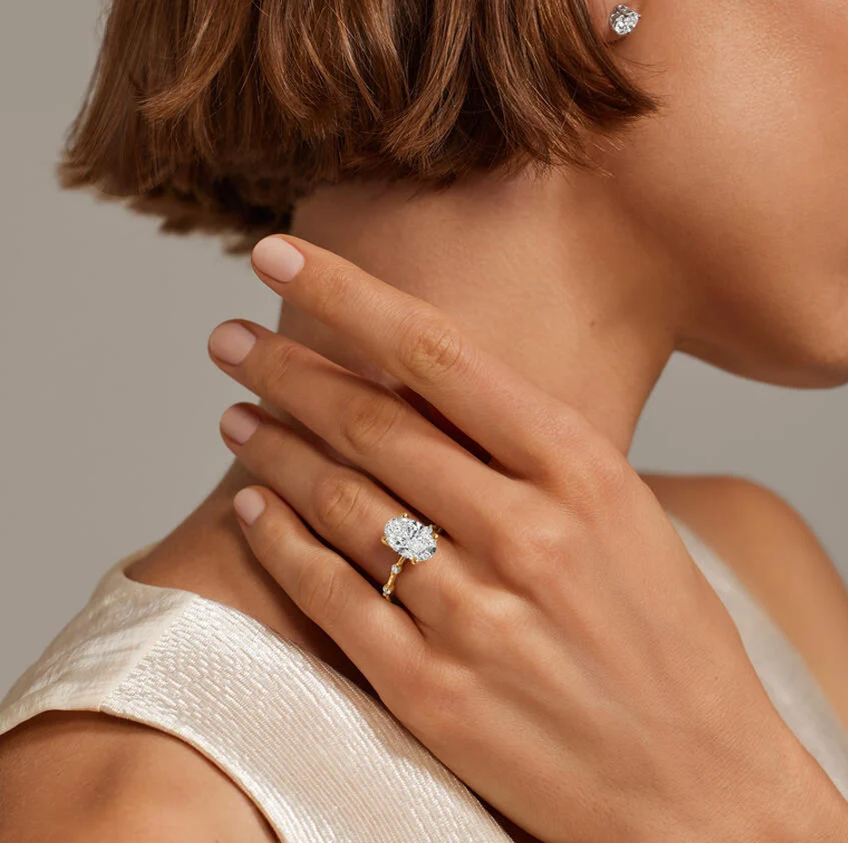 Anillo de compromiso de oro blanco de 10 quilates con diamantes de talla ovalada, creados en laboratorio, de 0,6 a 3,1 quilates de peso total, color D, claridad VVS-VS, certificado IGI.-2