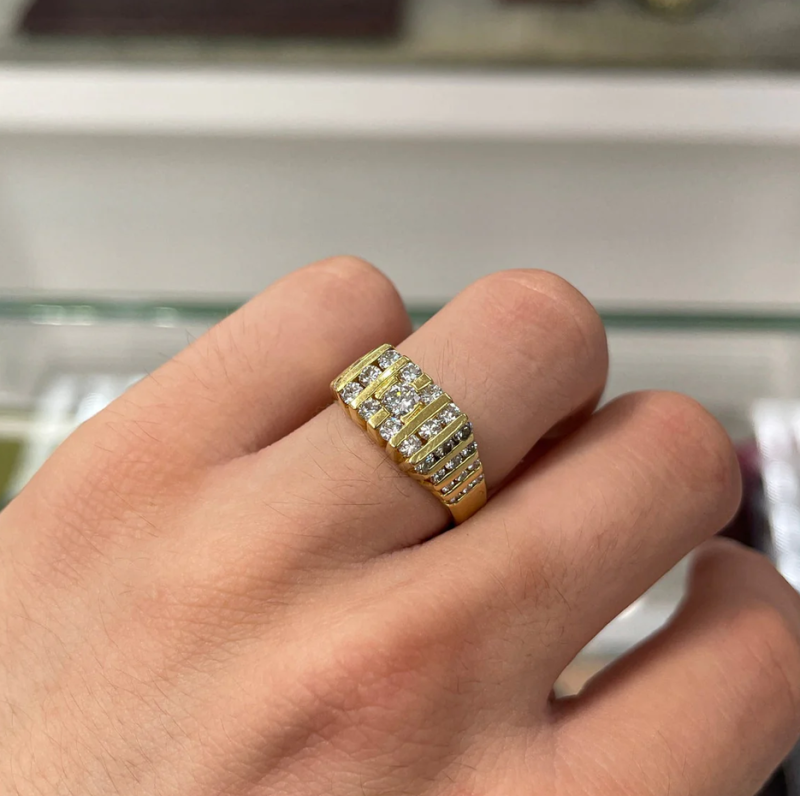 Anel personalizado masculino em ouro 10K, 1,65 CT.T.W., com corte redondo e diamante natural, cor H, clareza VVS 3EX-3