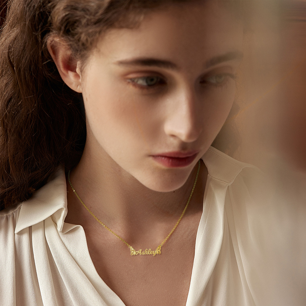 Collar con colgante de mariposa con nombre clásico personalizado en oro de 10 quilates-2
