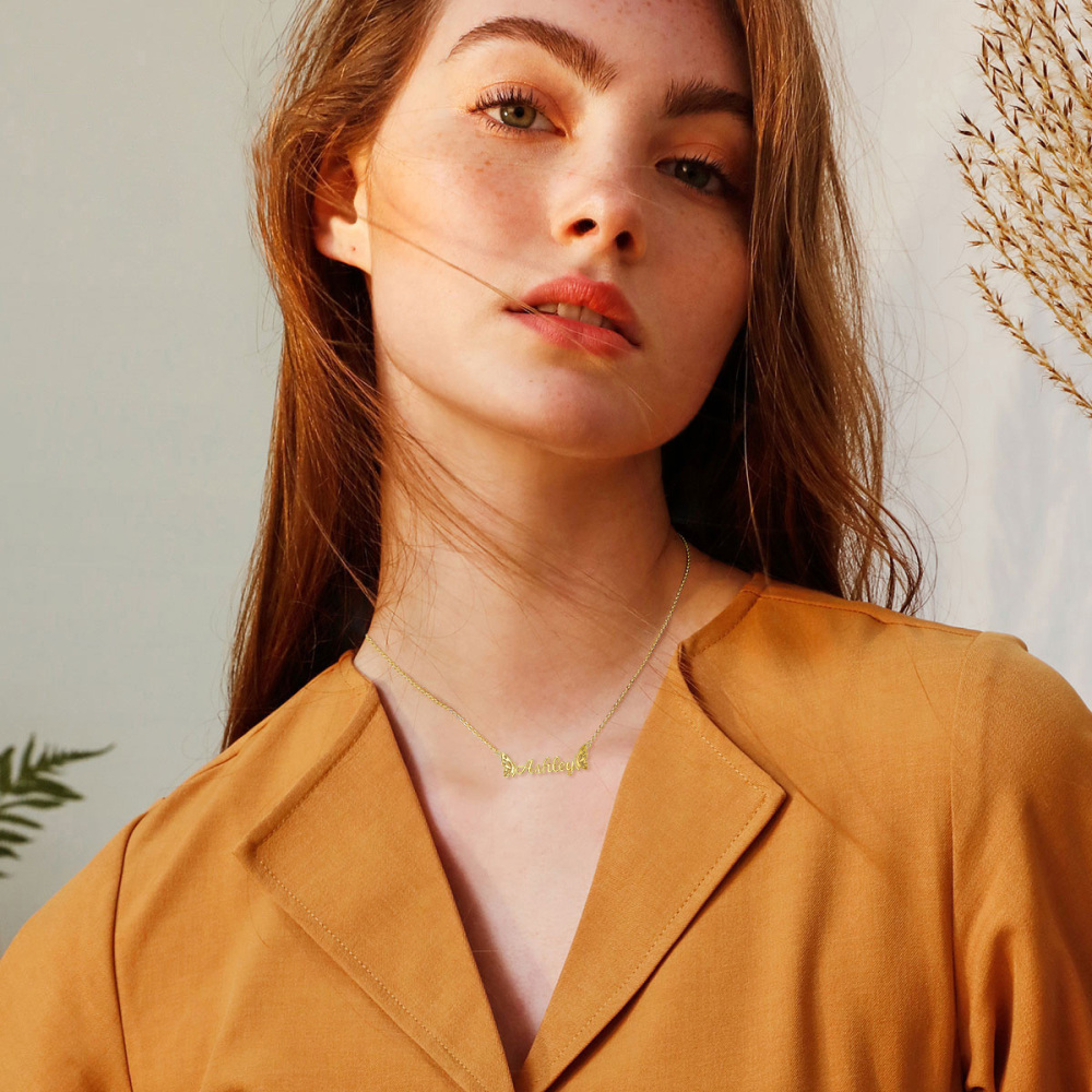 Collar con colgante de mariposa con nombre clásico personalizado en oro de 10 quilates-3