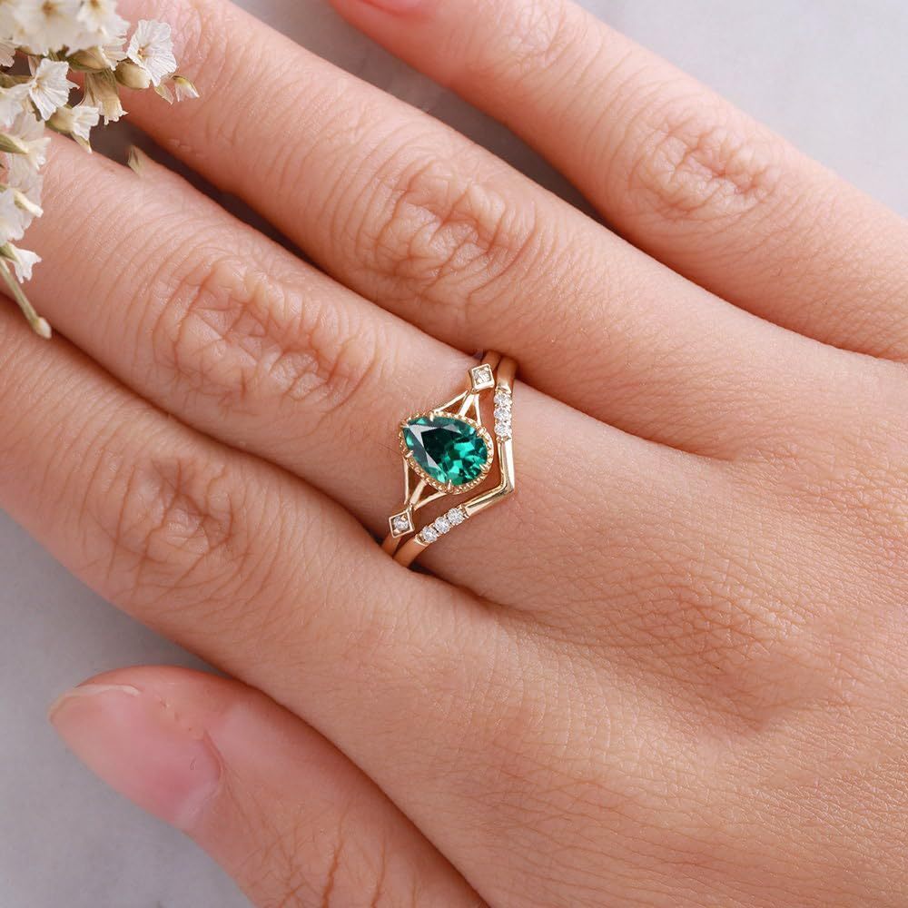 10K Gold 1 ct Pear Shaped Emerald Stone Personalized Engraving & Engagement Ring-4