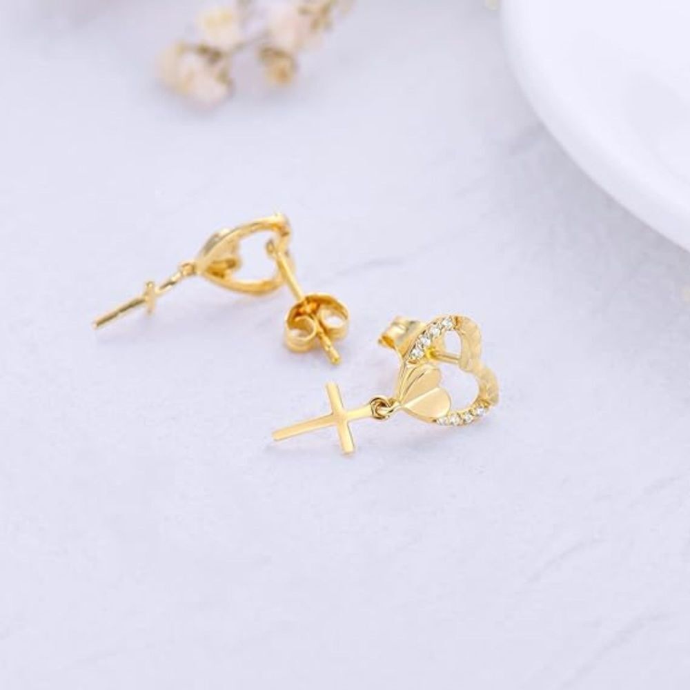 Pendientes de oro de 10 quilates con diamantes y moissanita en forma de corazón-3