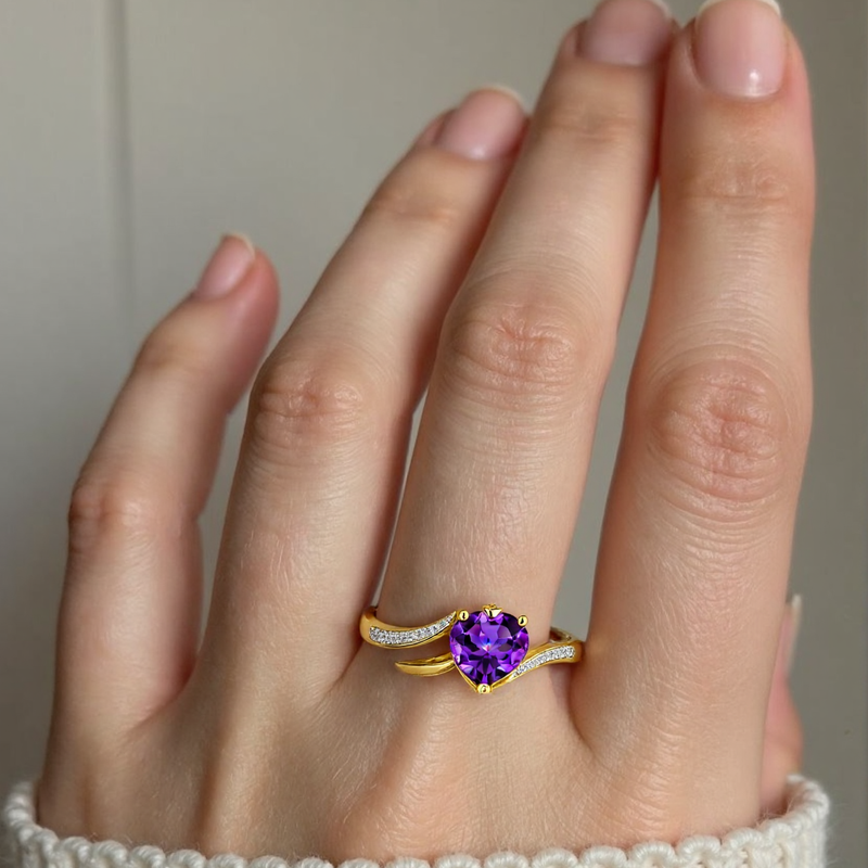 Verlobungsring aus 10 Karat Gold mit Herz-Edelsteinen-6