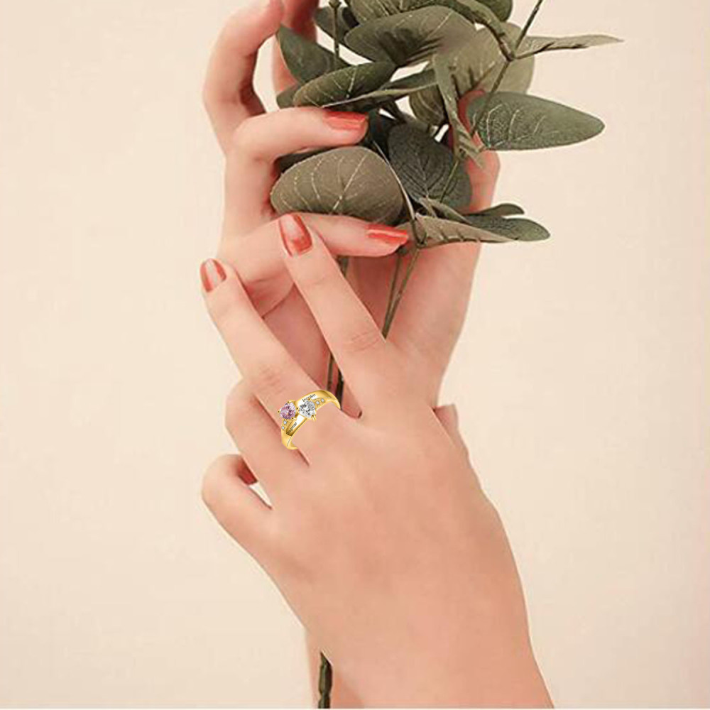 Anillo solitario de oro de 10 quilates con corte de corazón y dos piedras de nacimiento con nombre personalizado para ella-2