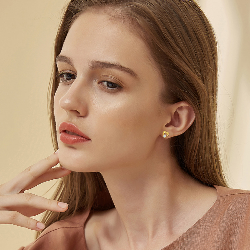 Brincos coração em ouro 14K com zircónias cúbicas-2