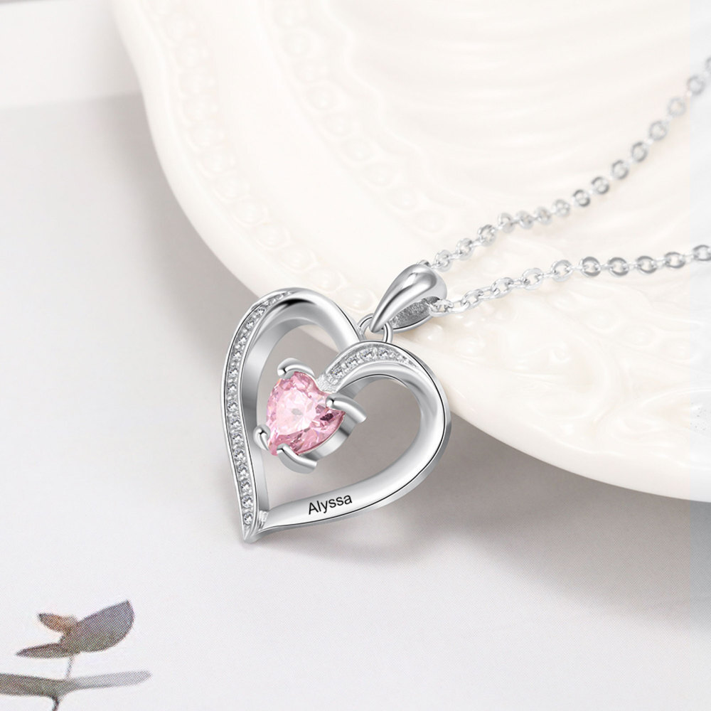 Colar com pingente de mãe personalizado com pedra de nascimento e corte em coração em ouro branco 14K-3