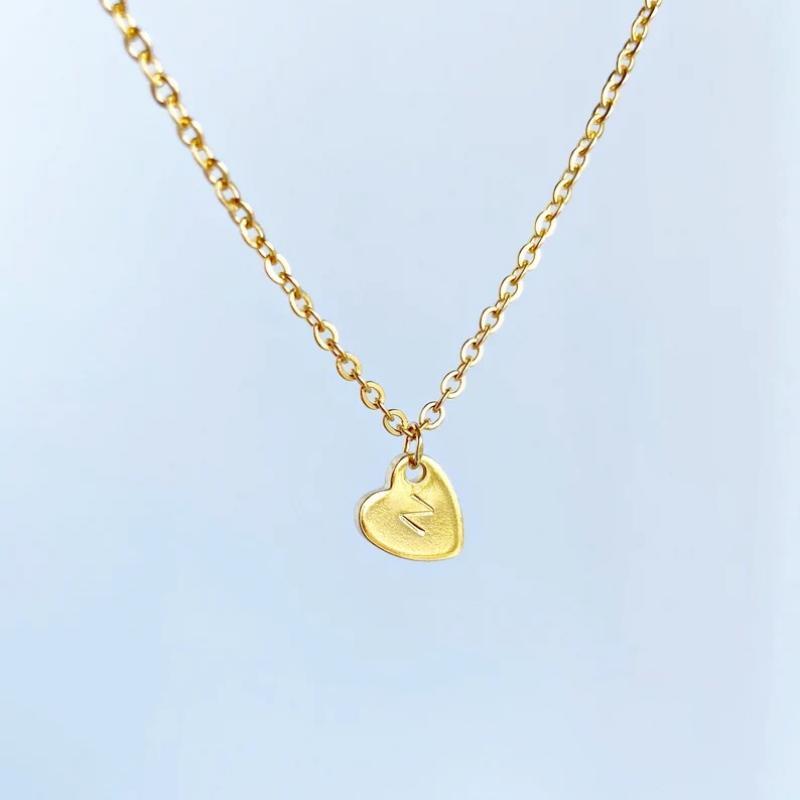 Colar com pingente de letras em ouro 10K-4