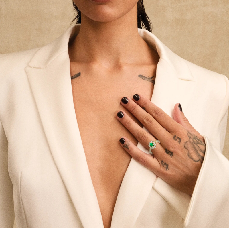 10K Gold Oval Cut Emerald & 0.1 CT Diamond Sunburst Frame Vintage Style Tapered Shank Engagement Band-2