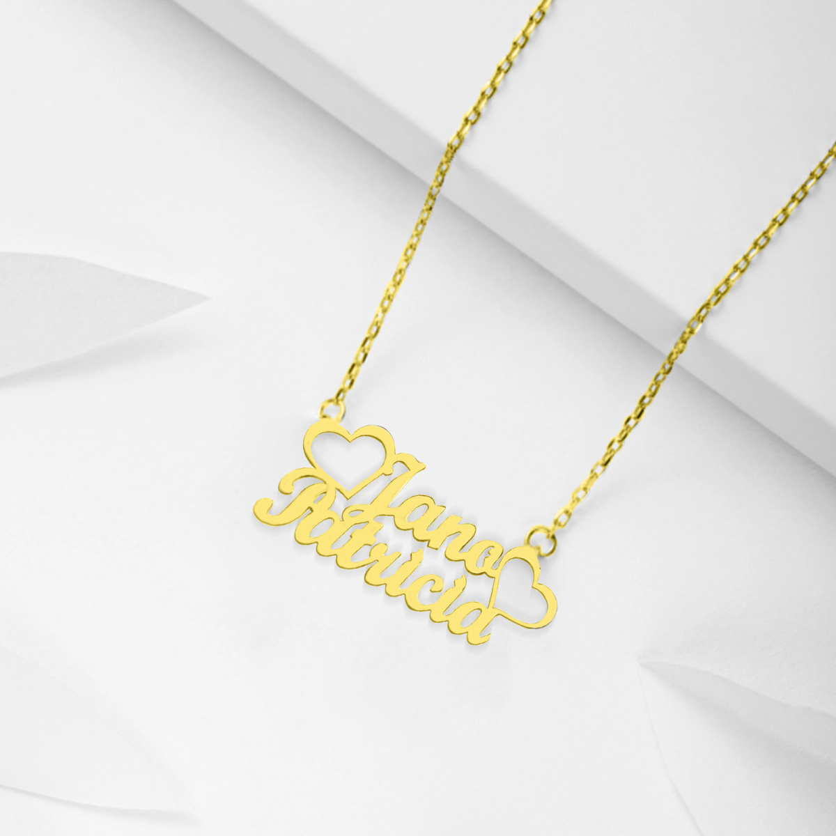 Collana con ciondolo classico personalizzato con nome in oro 10K-2