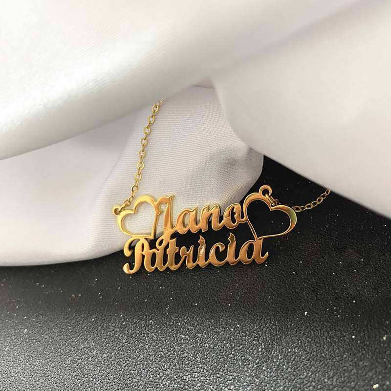 Collar con colgante clásico personalizado con nombre en oro de 10 quilates-3