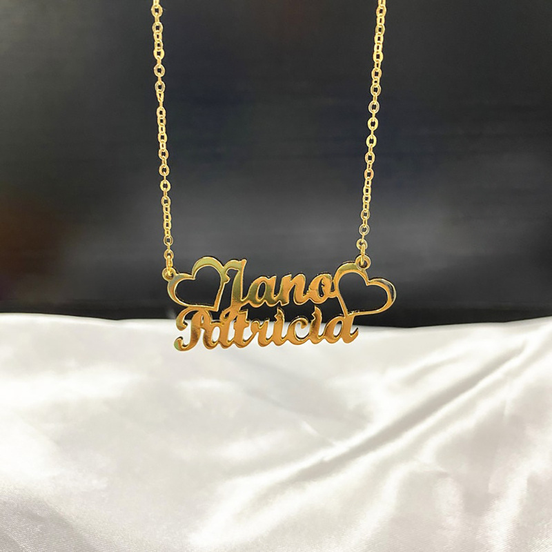Collar con colgante clásico personalizado con nombre en oro de 10 quilates-4
