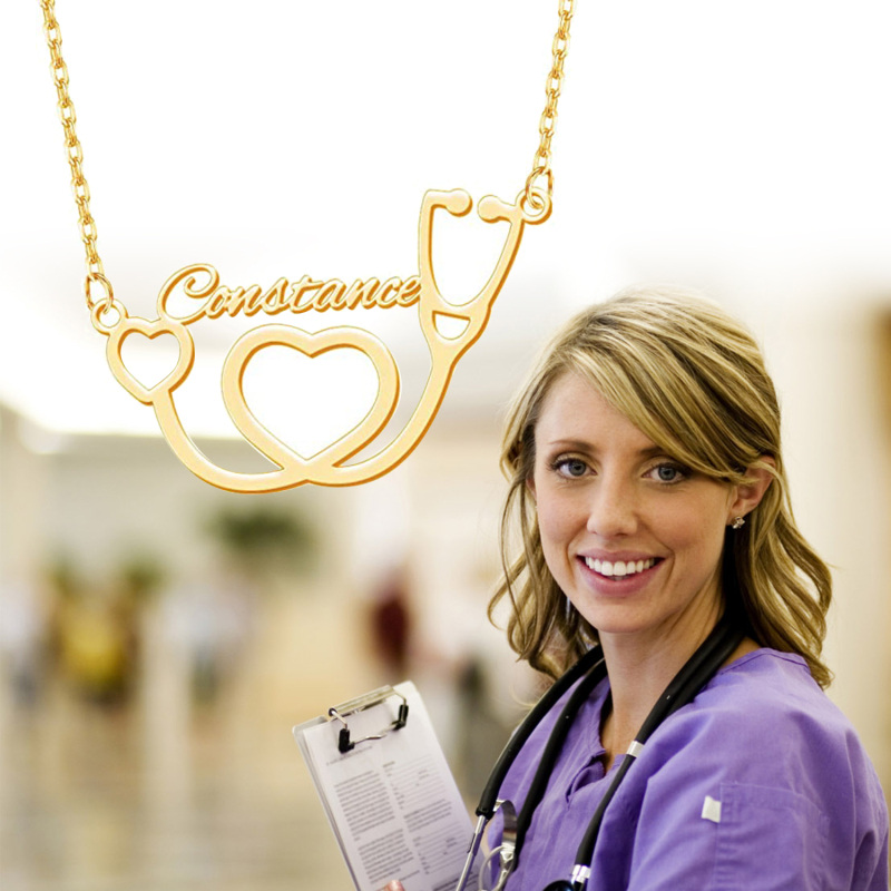 Collar con colgante clásico personalizado con nombre en oro de 10 quilates-2