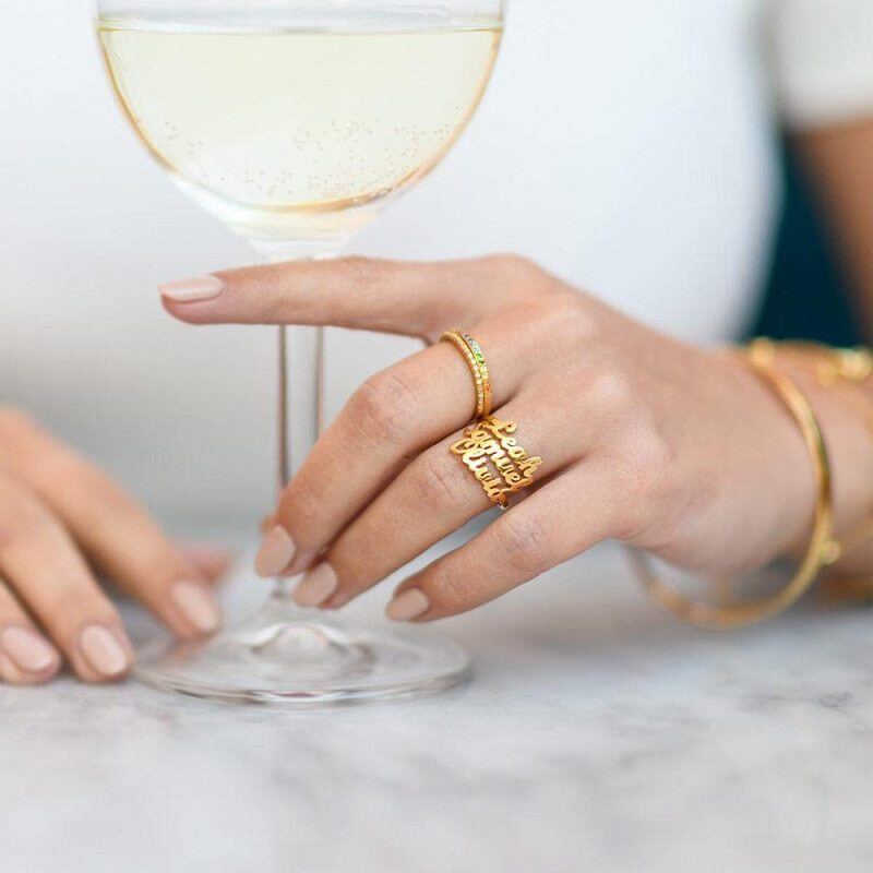 Anel clássico personalizado com nome em ouro 10K-2