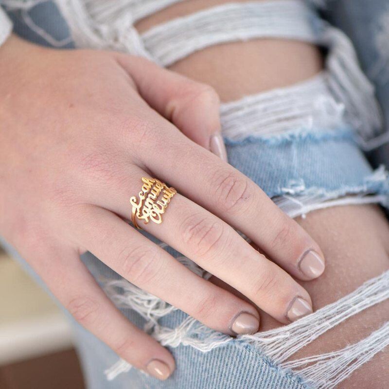 Anel clássico personalizado com nome em ouro 10K-5