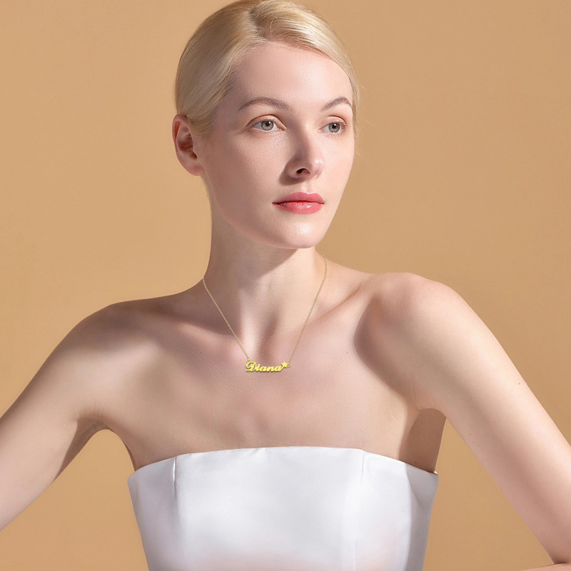 Collar con colgante clásico personalizado de nombre y estrella en oro de 14 quilates-3