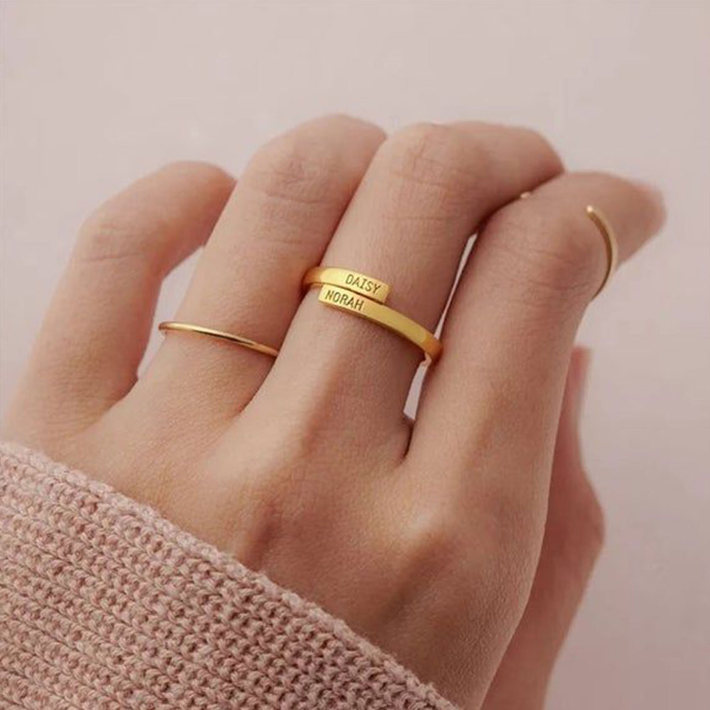 Anello aperto con incisione personalizzata in oro 10K-2