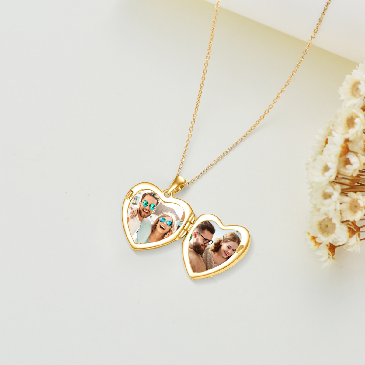 Collar con medallón de foto personalizado con corazón de oro de 10 quilates para mujer-3