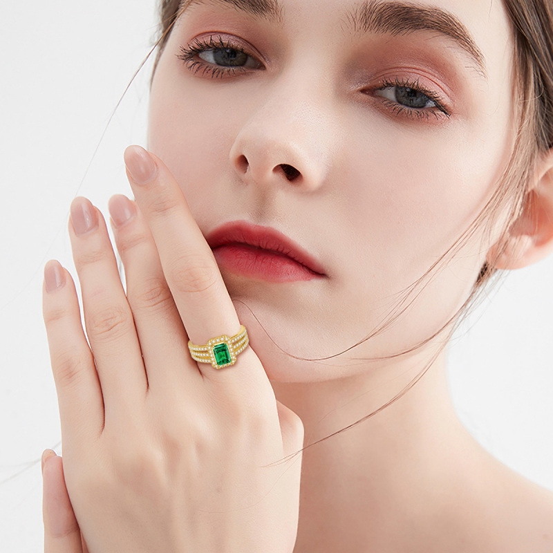 10K White Gold Princess-square Shaped Diamond & Emerald Custom Wedding Ring-2