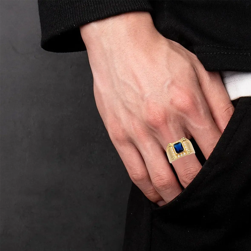 10 Karat Weißgold mit Prinzessschliff und Zirkonia, personalisierter Gravurring für Männer-3