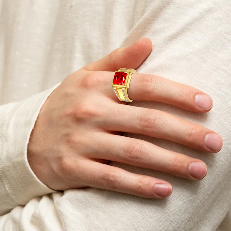 خاتم رجالي من الذهب عيار 10 قيراط، مُرصّع بأحجار الزركونيا المكعبة على شكل أميرة، بنقش مُخصّص ومربع الشكل-4