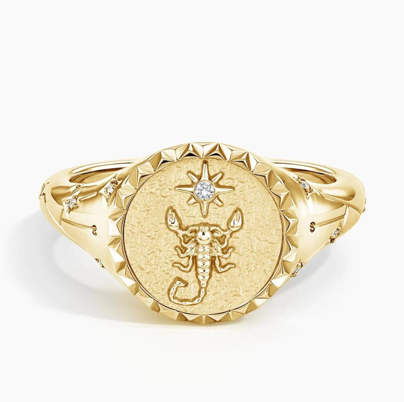 Anillo de sello de oro de 10 quilates con el símbolo del zodiaco Escorpio y diamantes naturales redondos de 0,02 quilates de peso total.-1