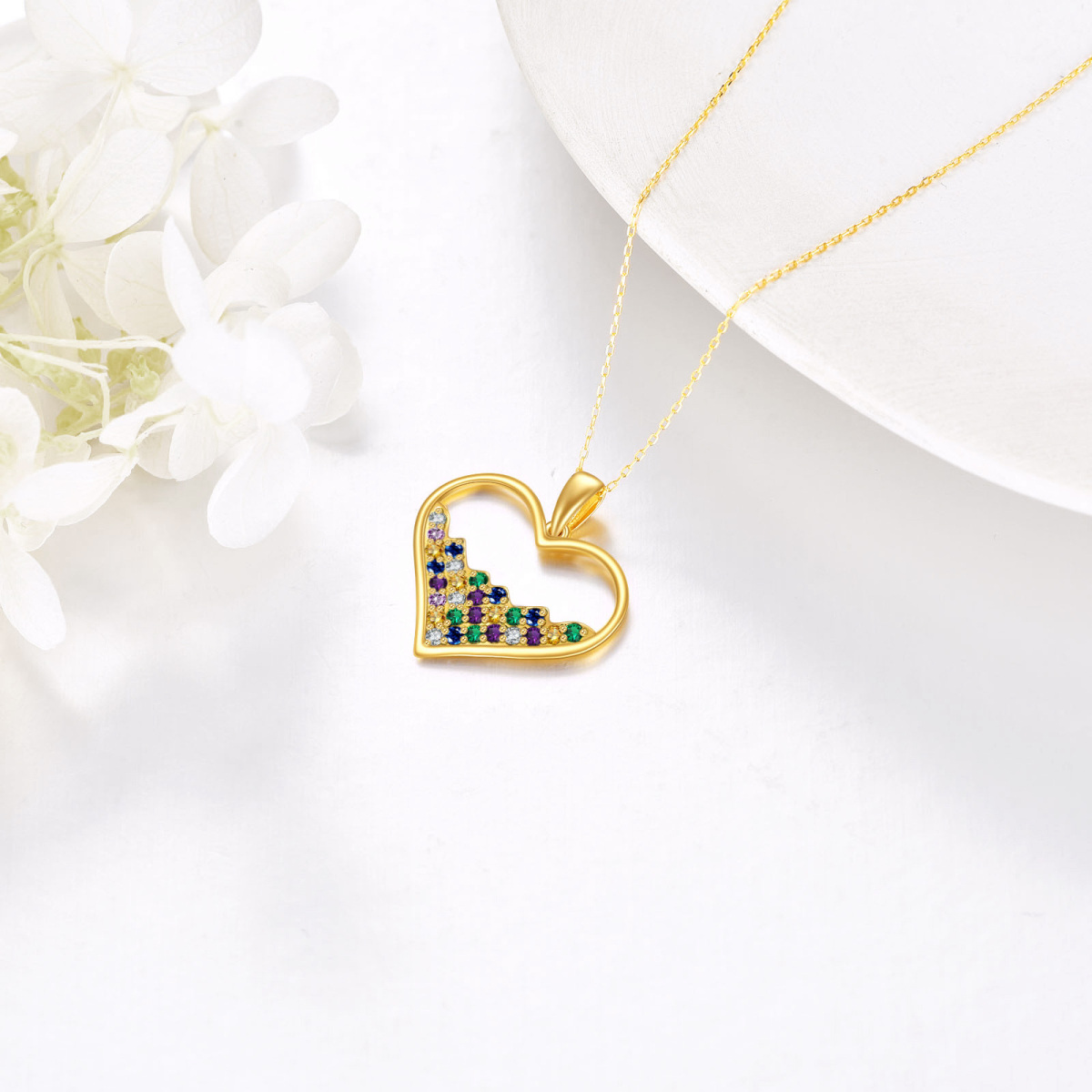 Collar con colgante de corazón de circonita cúbica tricolor en oro de 10 quilates-4