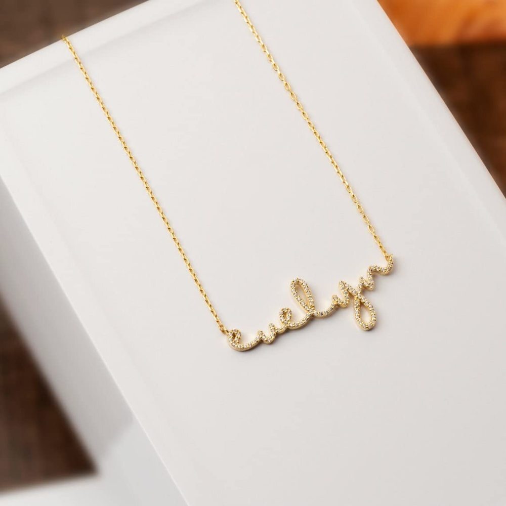Collar con nombre clásico de circonitas en oro de 10 quilates-3