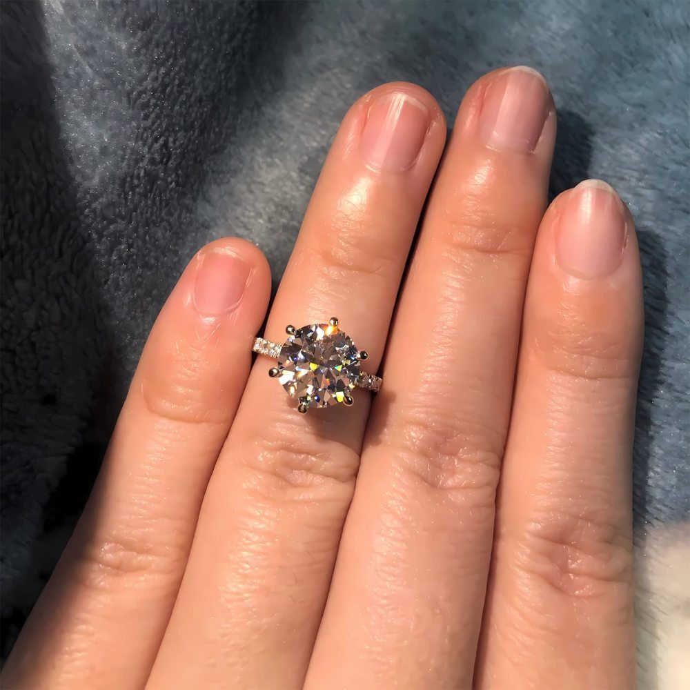 Anello nuziale in oro bianco 10K con moissanite circolare-2