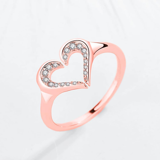 Anello aperto a forma di cuore con incisione personalizzata in zirconia cubica circolare in oro rosa 10K-3