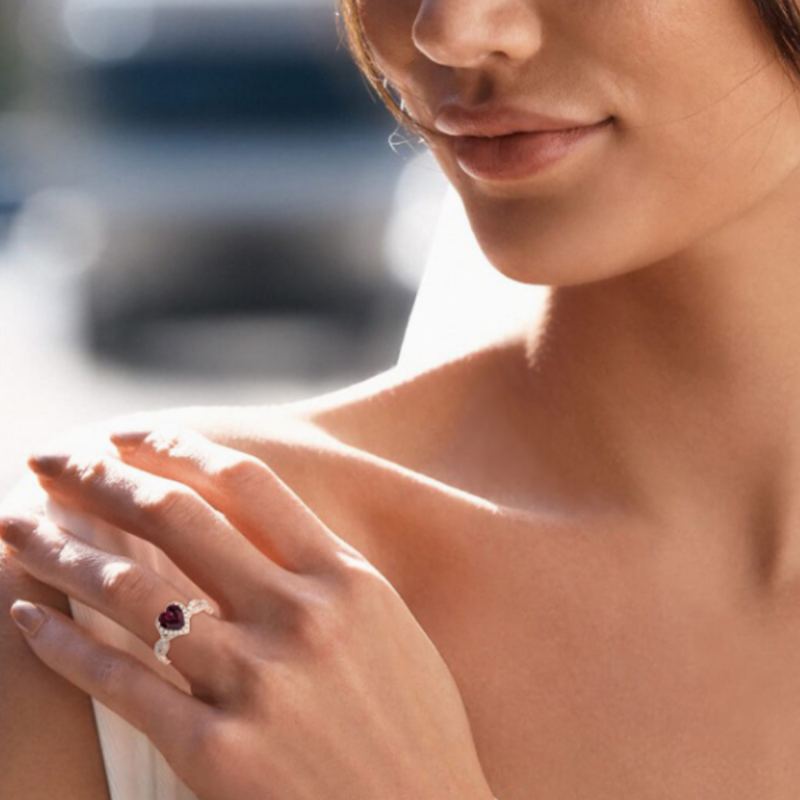 Anel de Noivado Personalizado com Pedra Preciosa em Ouro Branco 10K com Corte em Coração-3