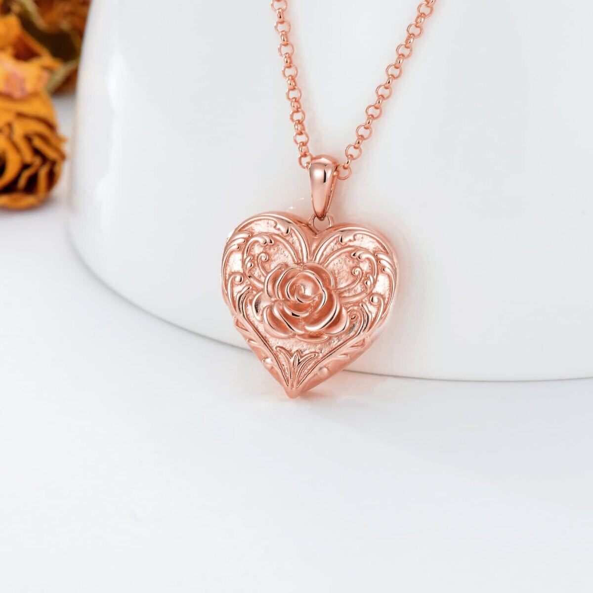 Collar con medallón con foto grabado personalizado en forma de corazón rosa de oro rosa de 10 quilates-3