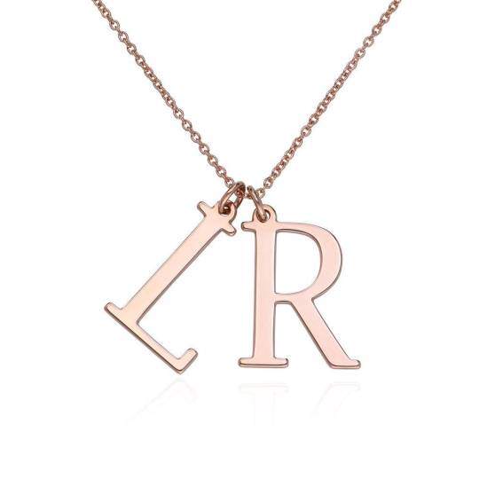 Colar com pingente de letra inicial personalizada em ouro rosa 10K