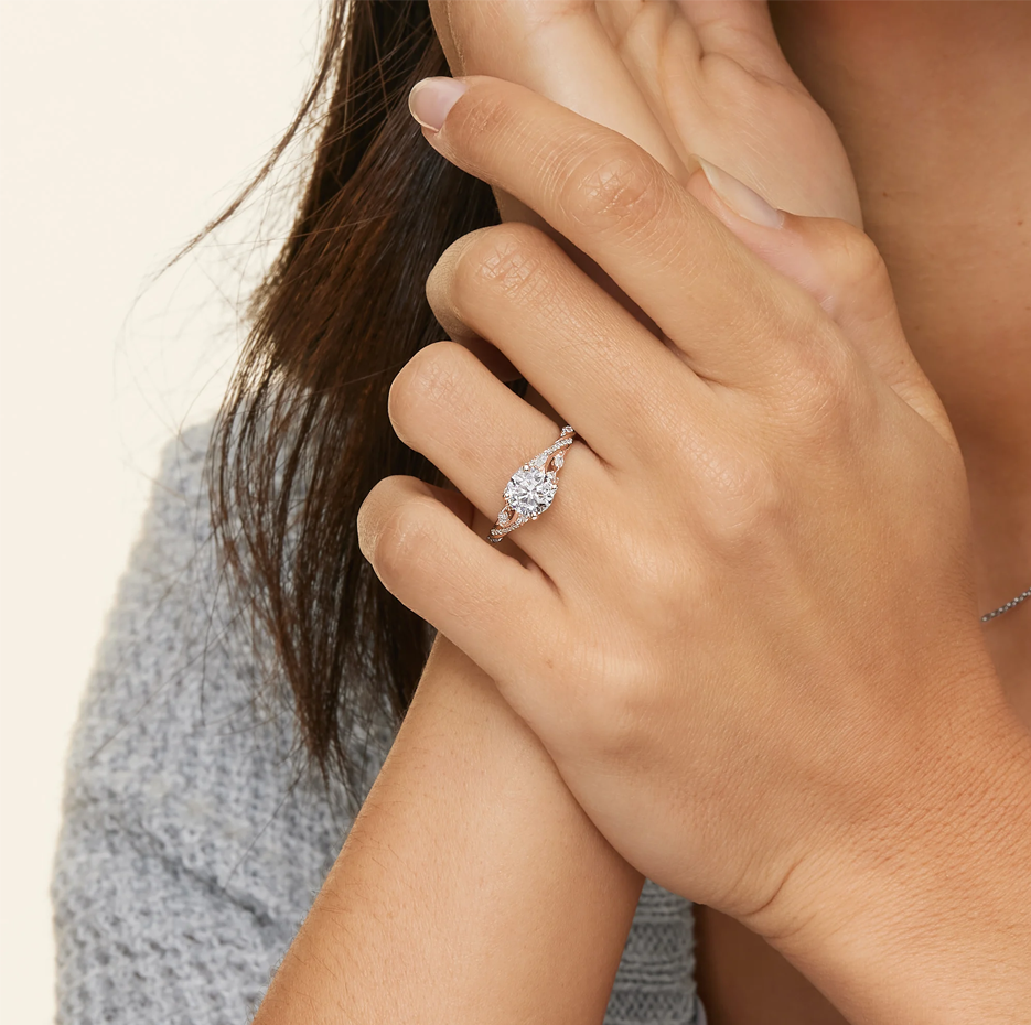Anillo de compromiso floral de oro blanco de 10 quilates con diamantes de talla cojín de 1 a 3,5 quilates de peso total, creado en laboratorio, con certificación IGI.-2