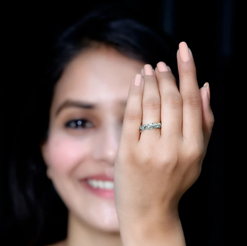 10K White Gold 0.4 CT.T.W. Round Cut Emerald Prong Setting Filigree Band-2