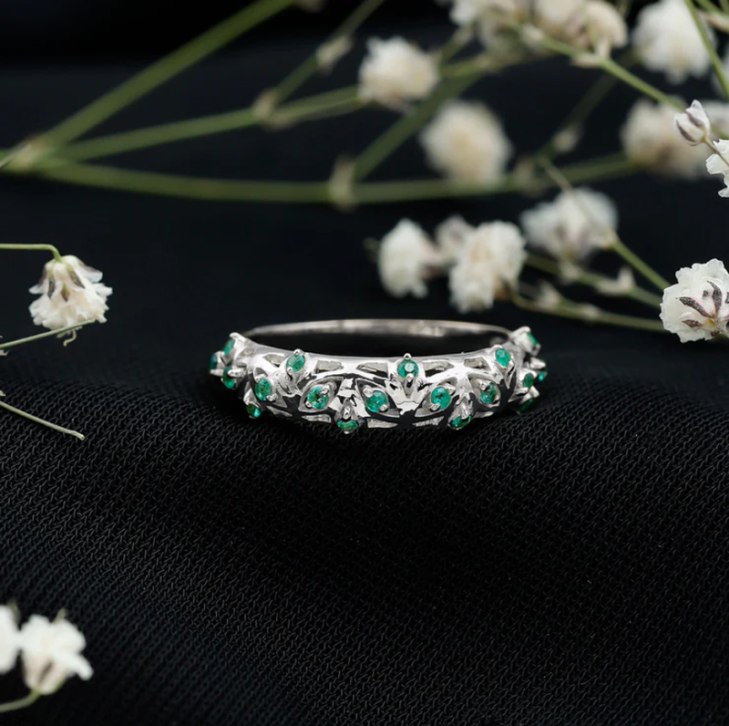 10K White Gold 0.4 CT.T.W. Round Cut Emerald Prong Setting Filigree Band-3