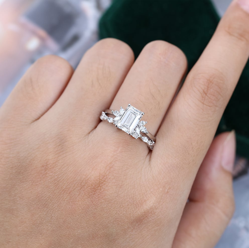 Conjunto de noiva para casal de moissanita com lapidação esmeralda em ouro branco 10K-2