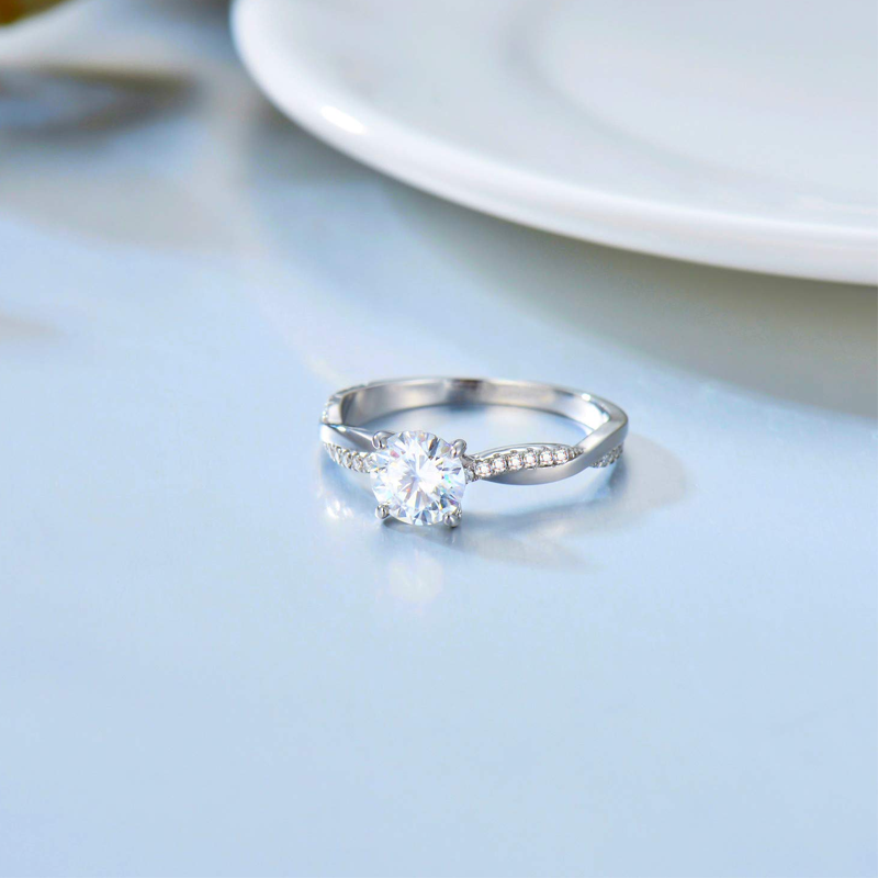 Anel de noivado de casal com zircônia cúbica em formato circular de ouro branco 10K com gravação personalizada-2