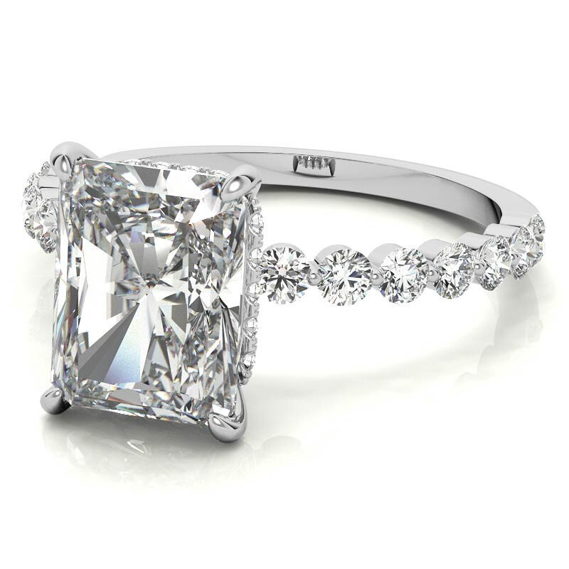 Anel de Noivado em Ouro Branco 10K com Moissanita Lapidação Esmeralda e Halo-3