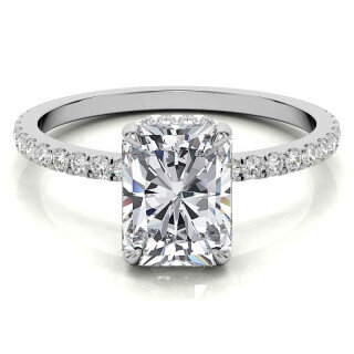 Anillo de compromiso de moissanita de talla esmeralda en oro blanco de 10 quilates-18