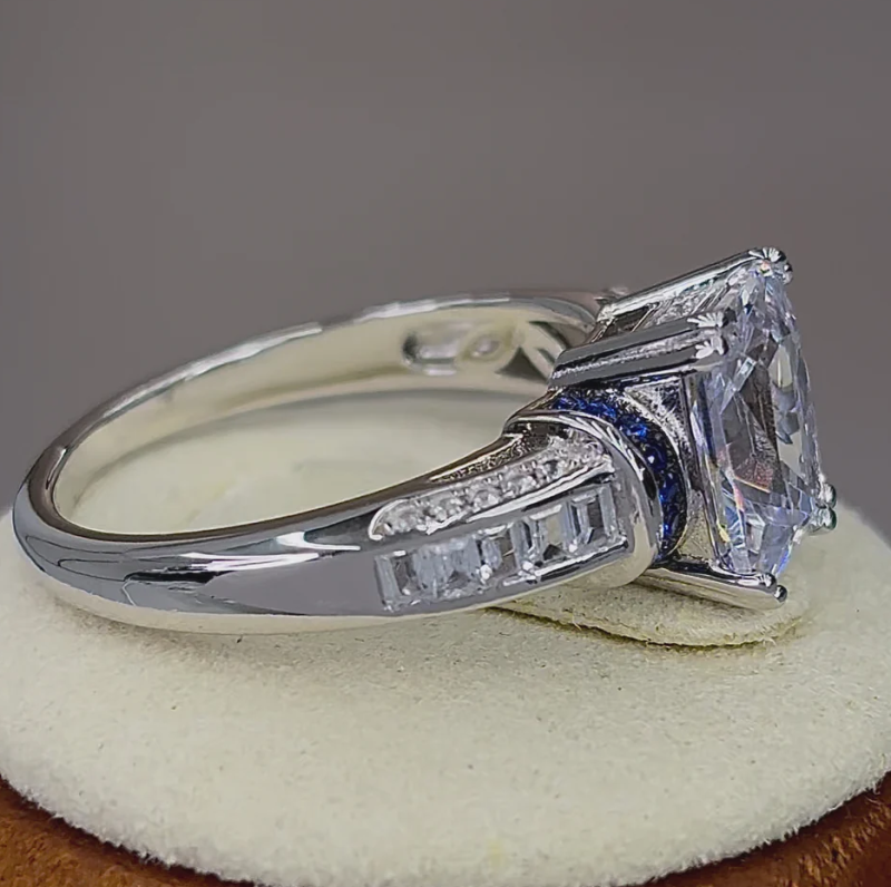 Verlobungsring aus 10-karätigem Roségold mit rundem und smaragdgrünem Moissanit-3