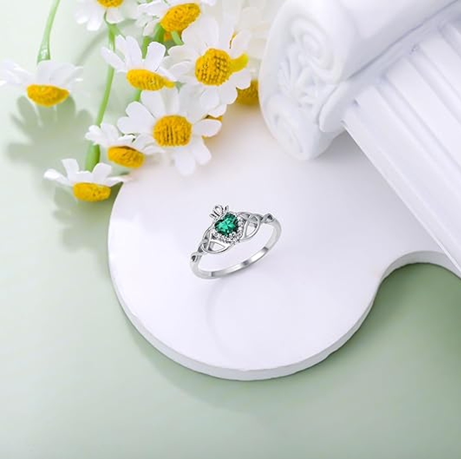 Aliança Claddagh Promise em ouro branco 10K com esmeralda e corte em coração, 0,1 CT.T.W., diamante, nó celta-3