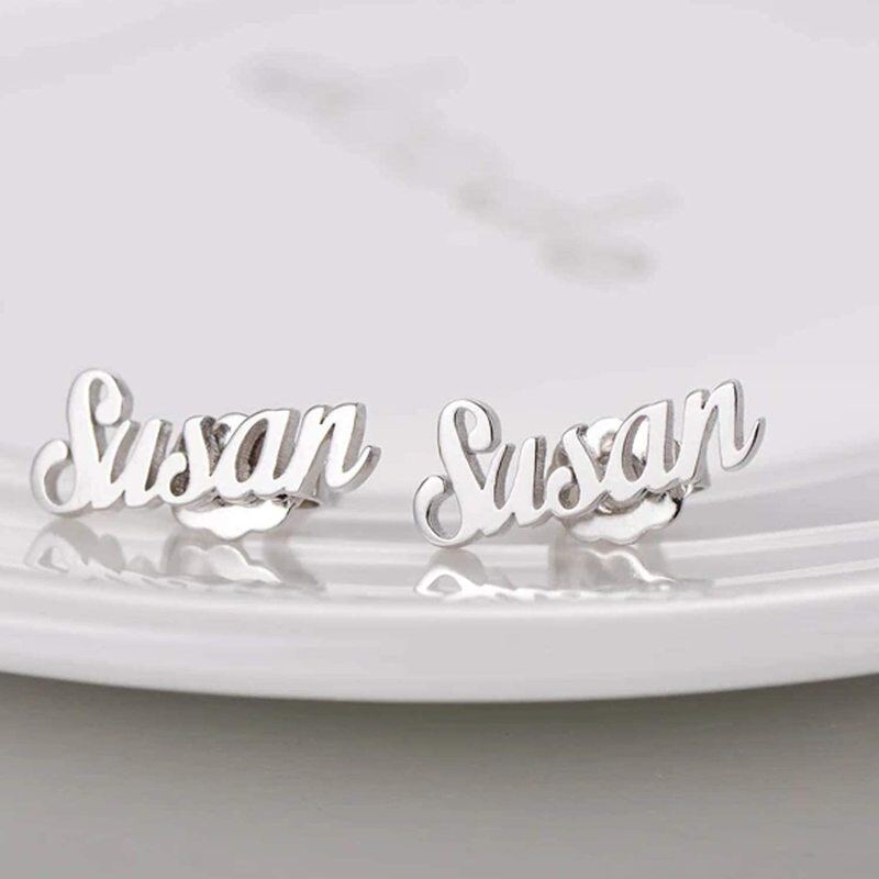 Orecchini a bottone personalizzati con nome classico in oro bianco 10K-3