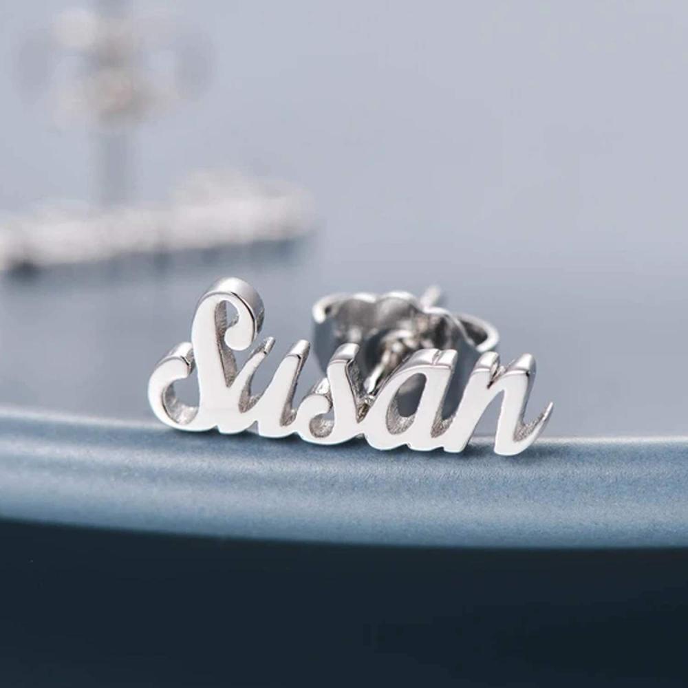 Brincos de pino com nome clássico personalizado em ouro branco 10K-4
