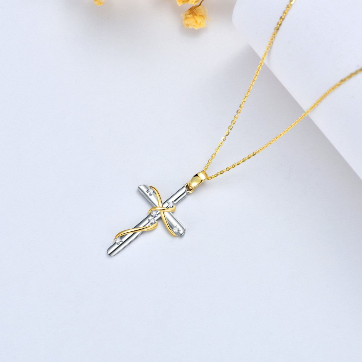 Zweifarbige Halskette mit kreisförmigem Diamant-Kreuz-Anhänger aus 10-karätigem Gold für Damen-4