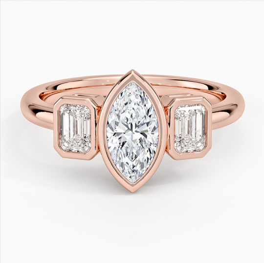 Anel de Noivado Personalizado com Três Pedras em Ouro Rosa 10K com Diamante Sintético em Corte Marquise
